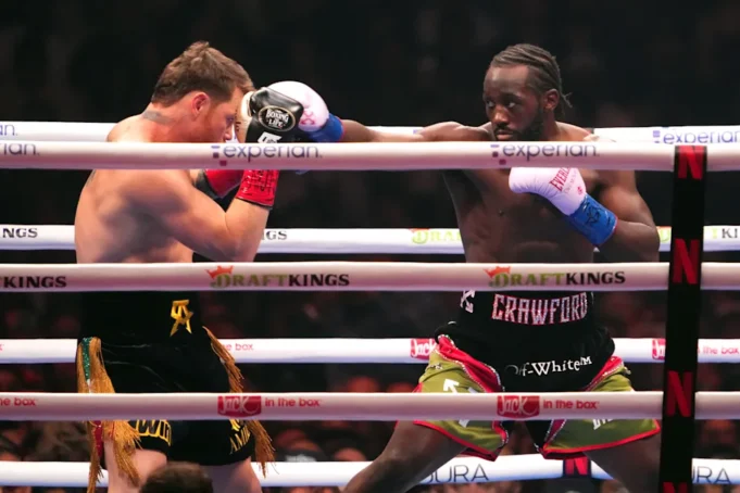Crawford batte Canelo Álvarez per decisione unanime a Las Vegas e diventa campione indiscusso dei supermedi dopo 12 round spettacolari.