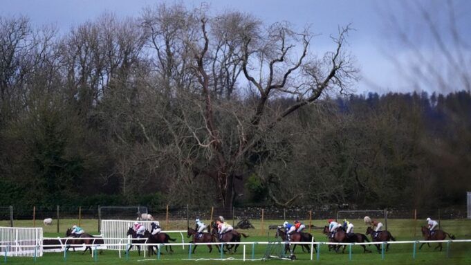 1760167752_skysports-chepstow-racing_7046661.jpg