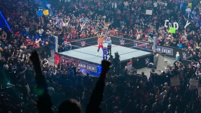 WWE-Saturday-Nights-Main-Event-Live-Crowd.jpg