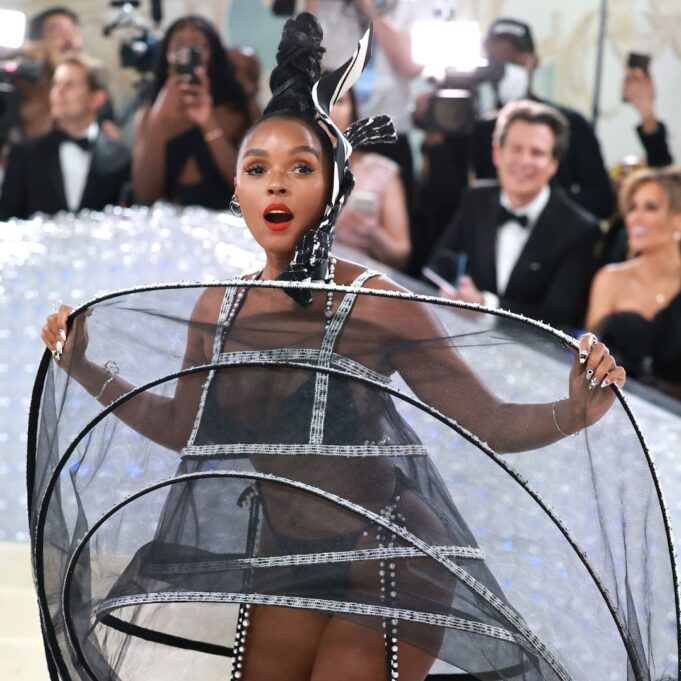 rs_1200x1200-230501190213-1200-janelle-monae.cm_.5123.jpg