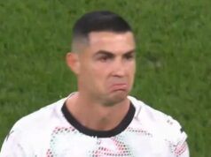 Cristiano Ronaldo viene espulso per gomitata contro la Repubblica d’Irlanda perché l’icona del Portogallo vede il rosso