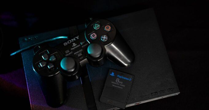 0_Video-Game-Consoles-From-Previous-Generations-Stock-Photos.jpg