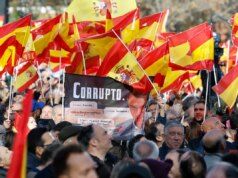 Il PP riunisce migliaia di persone per protestare contro Sánchez con la canzone “Padre”