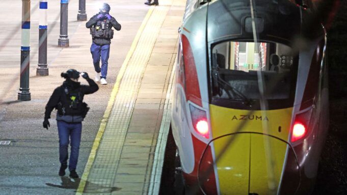 18103378_110225-wabc-uk-train-stabbing-SUN-AP-img.jpg