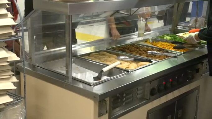 18122516_SchoolLunch2.jpg