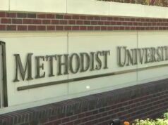 Gli studenti e il personale dell’Università Metodista furono rattristati dal professore, lo studente morì a pochi giorni di distanza l’uno dall’altro