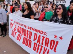 Il comandante della polizia di frontiera afferma che decine di arresti a Charlotte lasciano i residenti “sopraffatti”