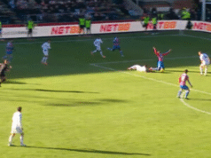 Il Crystal Palace è costretto a ripetere il rigore per decisione del VAR dopo il fallo “maldestro” del Manchester United