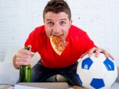 Gli appassionati di calcio mangiano davvero tutte le torte e passano ai cibi grassi quando perdono.