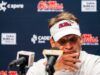 Rapporti: Lane Kiffin di Ole Miss dovrebbe partire per la LSU domenica