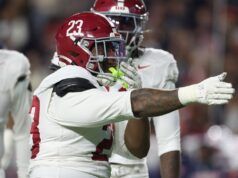 Il numero 10 dell’Alabama perde il comando, ma batte Auburn per giocare per il titolo SEC