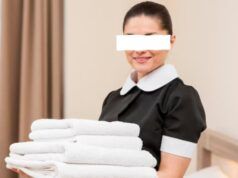 Questa donna, che lavora come tata per il figlio di un miliardario, viene pagata quasi 40 milioni di IDR per mezza giornata.