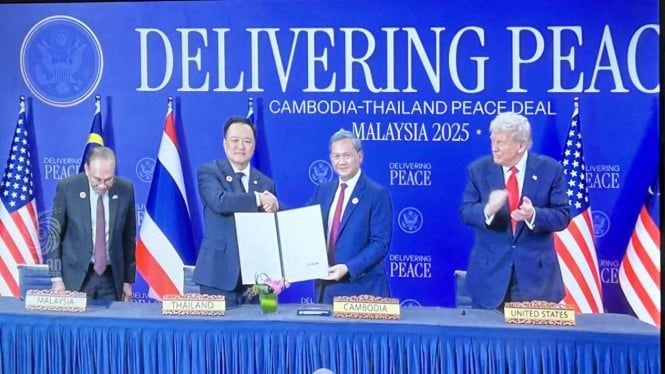 68fdf56f5011f-presiden-as-donald-trump-menyaksikan-perdamaian-thailand-kamboja_665_374.jpeg
