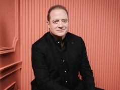 La tradizione delle vacanze in famiglia di Brendan Fraser con il cervo di gomma 3D