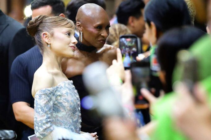 Ariana-Grande-Singapore-Wicked-premiere-111325-1-0bdf2bc27a204dcf9f0f8cc8e439ffc5.jpg