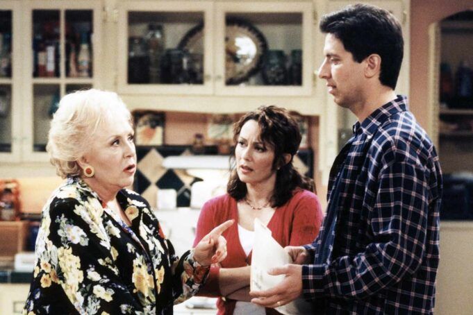 EVERYBODY-LOVES-RAYMOND-Ray-Romano-Doris-Roberts-Patricia-Heaton-112125-017019d7d09845cfba8a8e4849e44ea1.jpg