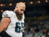 Lane Johnson degli Eagles ha lasciato la partita con un apparente infortunio alla gamba