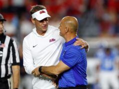 Sembra che i sostenitori di Ole Miss stiano facendo pressione su Lane Kiffin affinché prenda una decisione