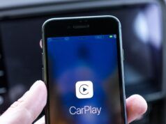 Dopo anni in cui non lo diceva, Tesla avrebbe aggiunto Apple CarPlay alle sue auto