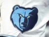Cravatta da taglio dei Grizzlies con PJ Hall centrale