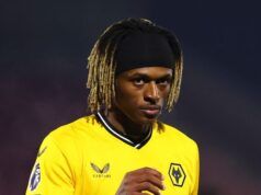 Il calciatore Ethan McLeod, 21 anni, muore in un incidente stradale in omaggio alla stella del Macclesfield FC