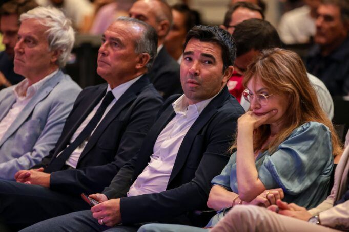 1766127969_fc-barcelona-unveil-new-head-coach-hansi-flick-min.jpg