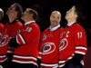 I Carolina Hurricanes celebrano e onorano la squadra della Stanley Cup 2006 20 anni dopo aver vinto il loro unico titolo