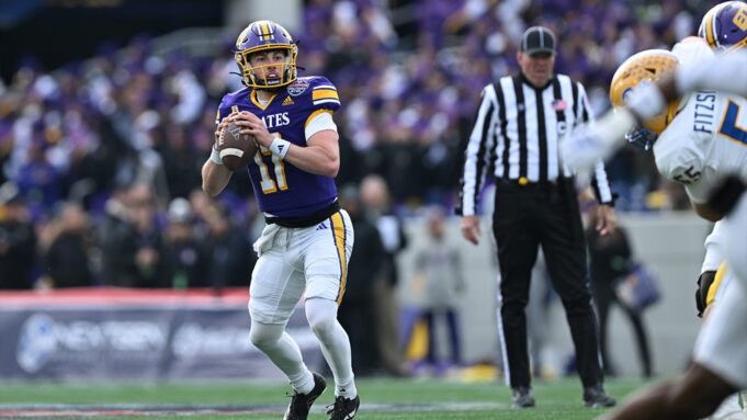 18324306_ecu-wins-pitt-ap-img.jpg