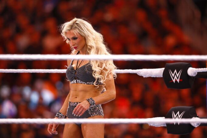 2627696-wwe-charlotte-flair-wrestlemania.jpg