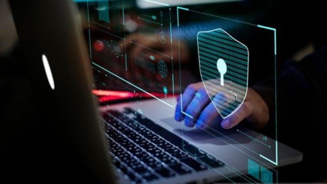 657a83452bf57-ilustrasi-seorang-peretas-mencoba-membongkar-keamanan-siber_665_374.jpg