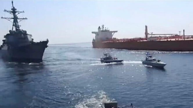 6918a57642c51-angkatan-laut-irgc-iran-sita-kapal-tanker-tujuan-singapura_665_374.jpg