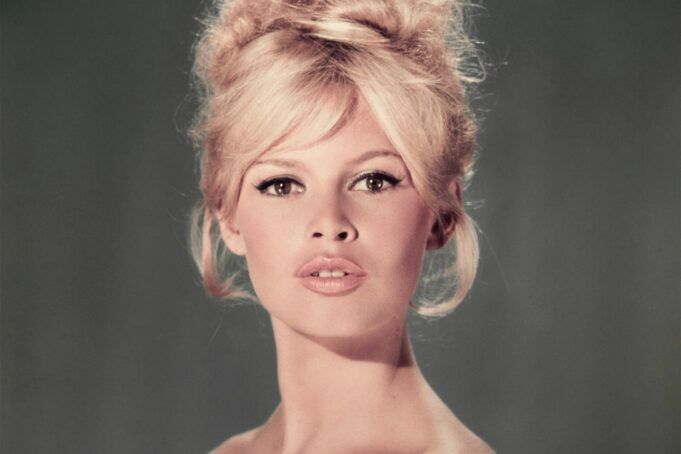 Brigitte-Bardot-071923-3-034ed411a2514b5e81b131304d692d6d.jpg