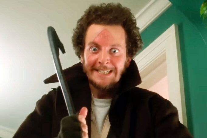 Daniel-Stern-Home-Alone-2-120225-de920cd0d75c406da884761bbdba79fa.jpg
