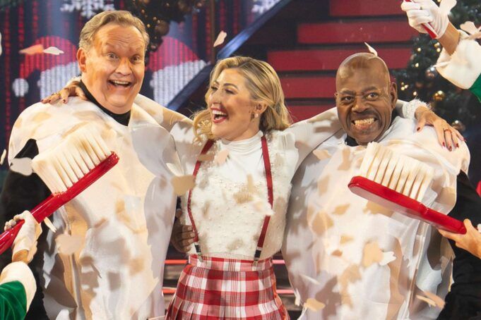 andy-richter-emma-slater-reginald-veljohnson-dancing-with-the-stars-2-120225-31ab451ba7e641d988bcc4fae0a25143.jpg