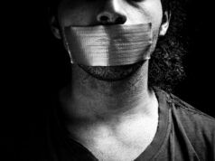 La scienza di come (e quando) decidiamo di parlare o dell’autocensura