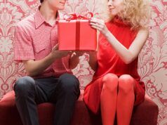 13 regali di festa per i fidanzati che gli piaceranno davvero