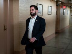 I centristi del GOP spingono la petizione democratica per il discarico della riforma Obamacare oltre la soglia delle 218 firme