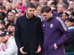 L’allenatore del Manchester United in preda al fiasco del trasferimento si è iniettato il botox e ha fatto “1.000 addominali al giorno”