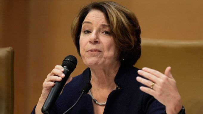 18500278_012926-kgo-ap-amy-klobuchar-img.jpg