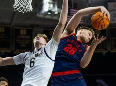 #17 Virginia si riprende, effettua colpi di frizione per affondare Notre Dame in 2OT