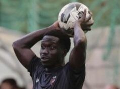 Stella del calcio di 27 anni crolla e muore durante la partita mentre il club piange “un’immensa perdita”