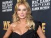 Brandi Glanville debutta con un nuovo look da chirurgo plastico