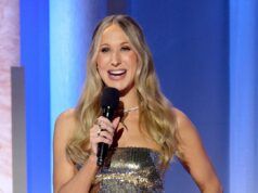 Nikki Glaser ospiterà i Golden Globes 2027? Il produttore ha detto…