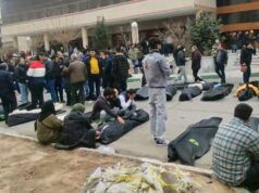 I manifestanti iraniani non possono rovesciare il governo “a mani vuote”: i rifugiati chiedono l’intervento degli Stati Uniti