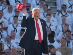 Donald Trump è raffigurato nel nuovo design proposto per la moneta da 1 dollaro