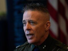 Greg Bovino paragona gli agenti dell’immigrazione ai presidenti sul Monte Rushmore