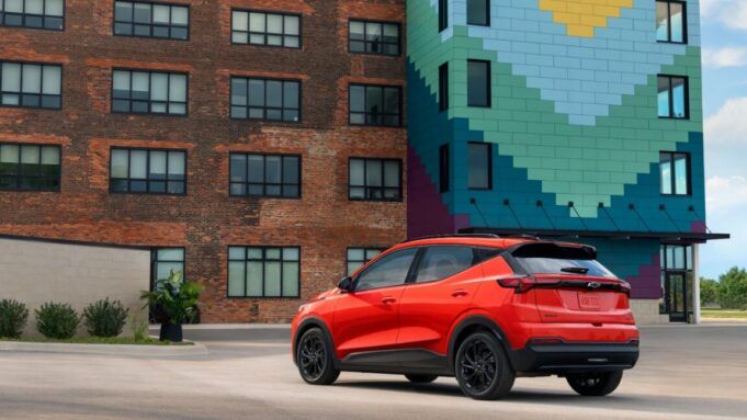 Chevrolet-Bolt-2027-DriverRear-1152x648.jpg