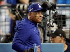 Dave Roberts dei Dodgers prende una posizione ferma sulla pensione