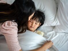 I nutrizionisti rivelano gli alimenti che stimolano il sonno e di cui i bambini hanno davvero bisogno