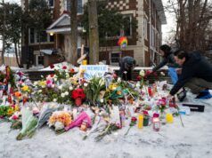 Le dimissioni di un agente dell’FBI nel corso dell’indagine su Renee Goode hanno suscitato reazioni contrastanti online